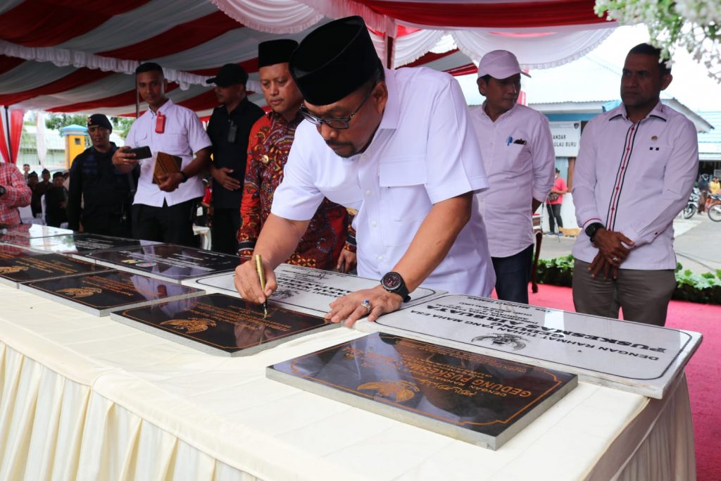 Pj Bupati Buru : Kehadiran Gubernur Mesti Dilihat dari Sisi Positif