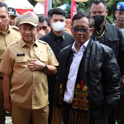 Duet Menko Mahfud MD dan Menteri Tito Pimpin BNPP Resmikan Gerbangdutas 2023 dari Maluku Barat Daya