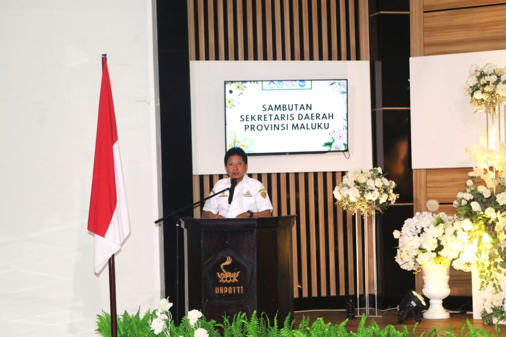 SEKDA MALUKU HADIRI PENGAMBILAN SUMPAH DAN PELANTIKAN 28 DOKTER BARU LULUSAN KE XXXIII UNPATTI
