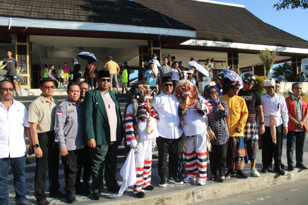 PAWAI OGOH-OGOH RESMI DILEPAS WAKIL GUBERNUR MALUKU