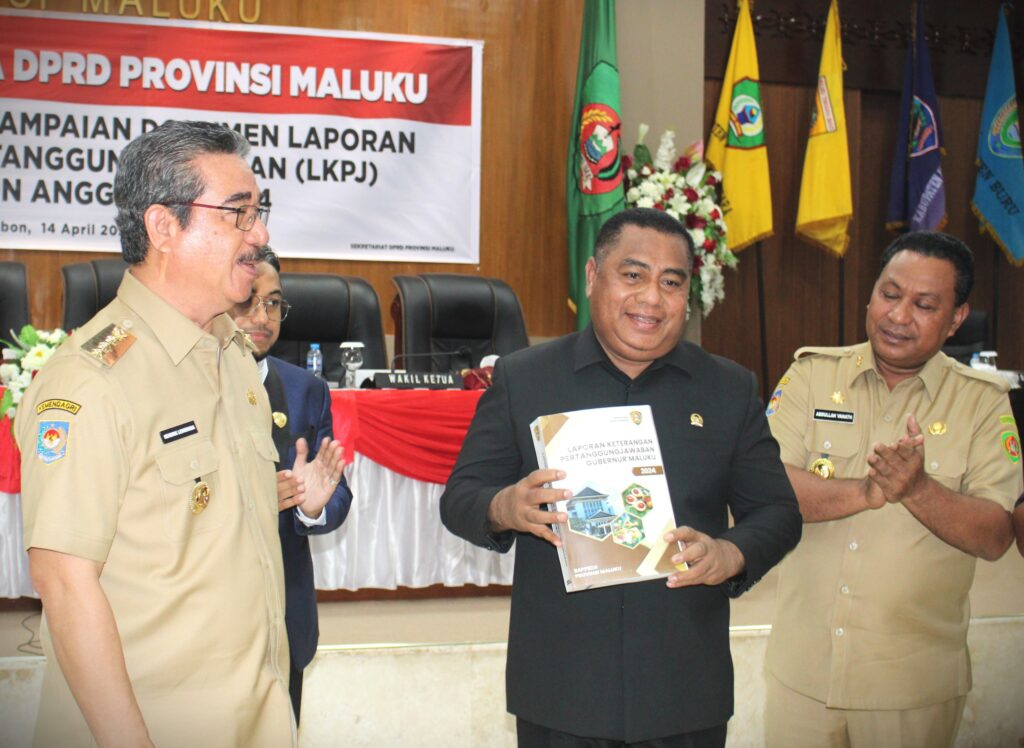GUBERNUR SERAHKAN DOKUMEN LKPJ TAHUN ANGGARAN 2024