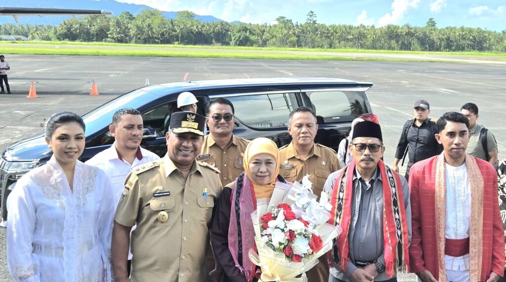 TIBA DI MALUKU, GUBERNUR JATIM BAWA ROMBONGAN SUKSESKAN MISI DAGANG