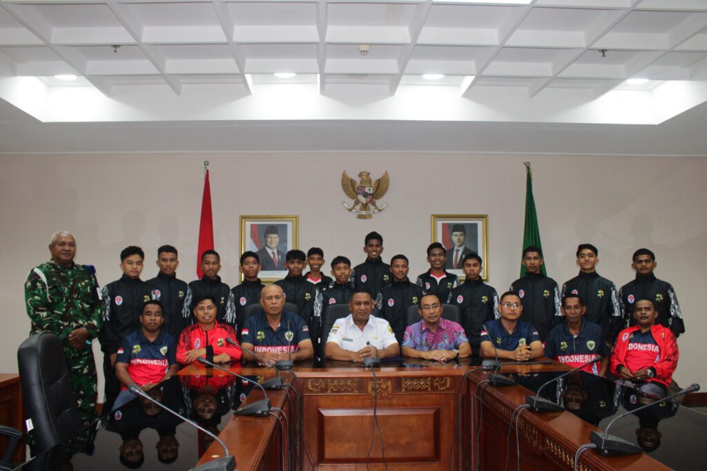 WAGUB SAMBUT KEDATANGAN TIM NASIONAL PELAJAR GARUDA MUDA INDONESIA USIA 14 DAN 18 TAHUN