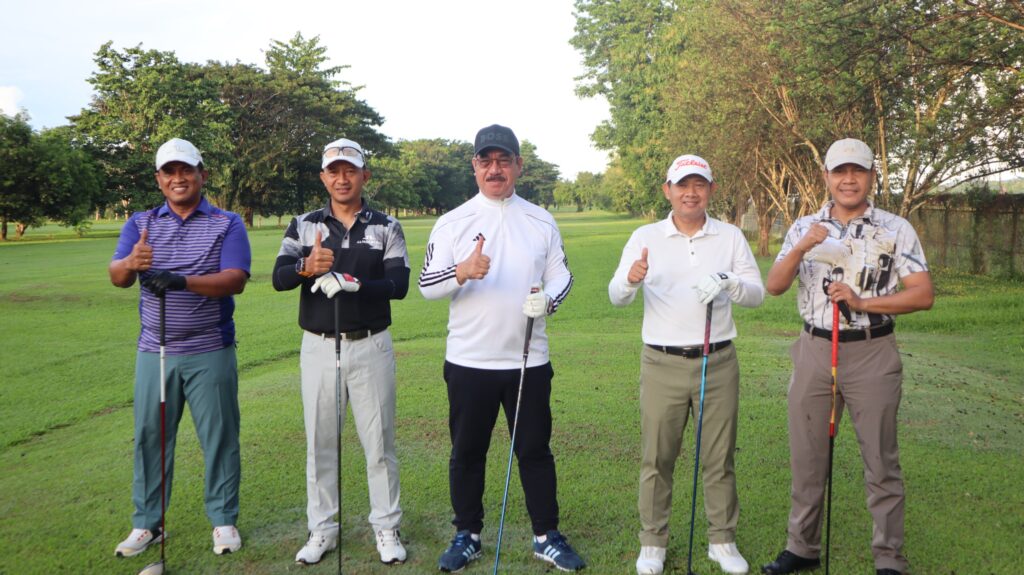 TINGKATKAN SILATURAHMI, GUBERNUR DAN FORKOPIMDA “GOLF BARENG”