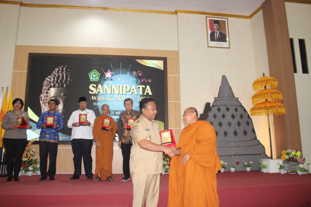 HADIRI SANNIPATA WAISAK 2569 BE/2025, WAGUB : MALUKU TIDAK BISA DIBANGUN SEORANG DIRI