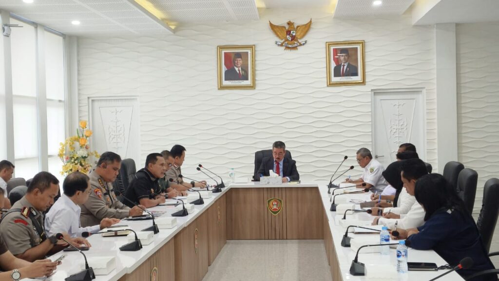 Bentuk Tim Terpadu, Gubernur: Gunung Botak Harus Tertib Permanen, Bukan Sekadar Bersih Sesaat