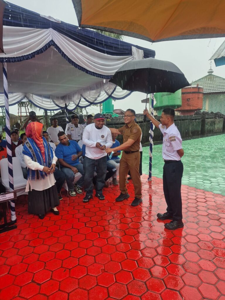 GUBERNUR MALUKU DORONG PADAT KARYA DERMAGA JADI SIMPUL KESEJAHTERAAN MARITIM