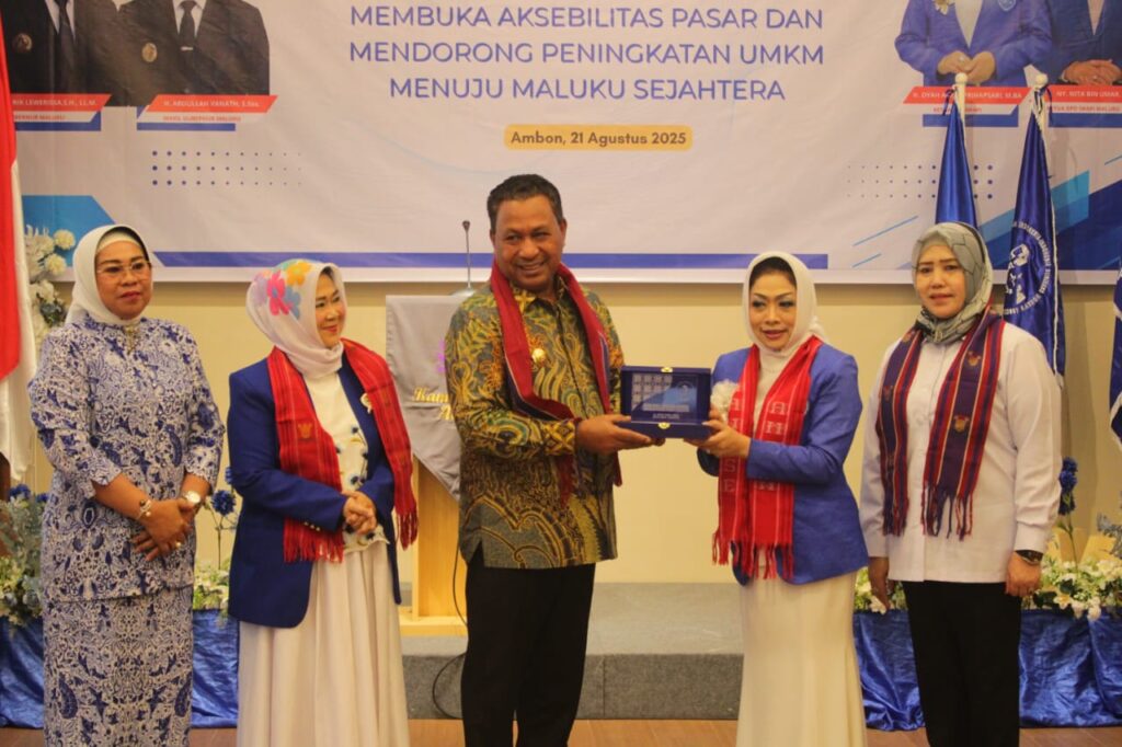 WAGUB BUKA RAKERDA IWAPI PROVINSI MALUKU