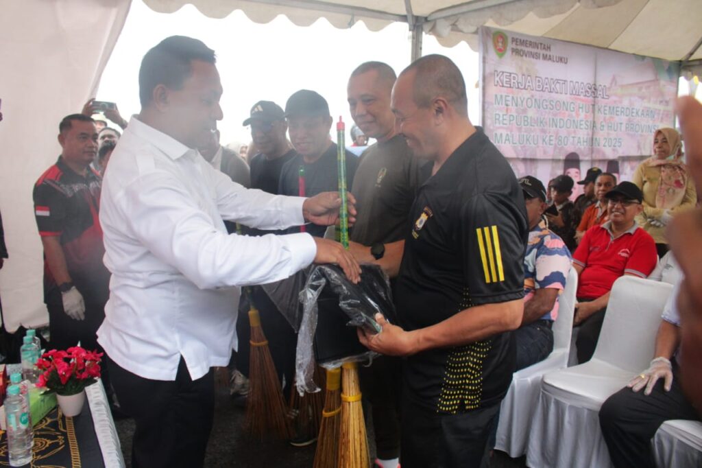 Meriahkan HUT RI dan HUT Provinsi ke-80, Wagub Ajak ASN/Non ASN dan TNI – Polri Kerja Bakti Massal