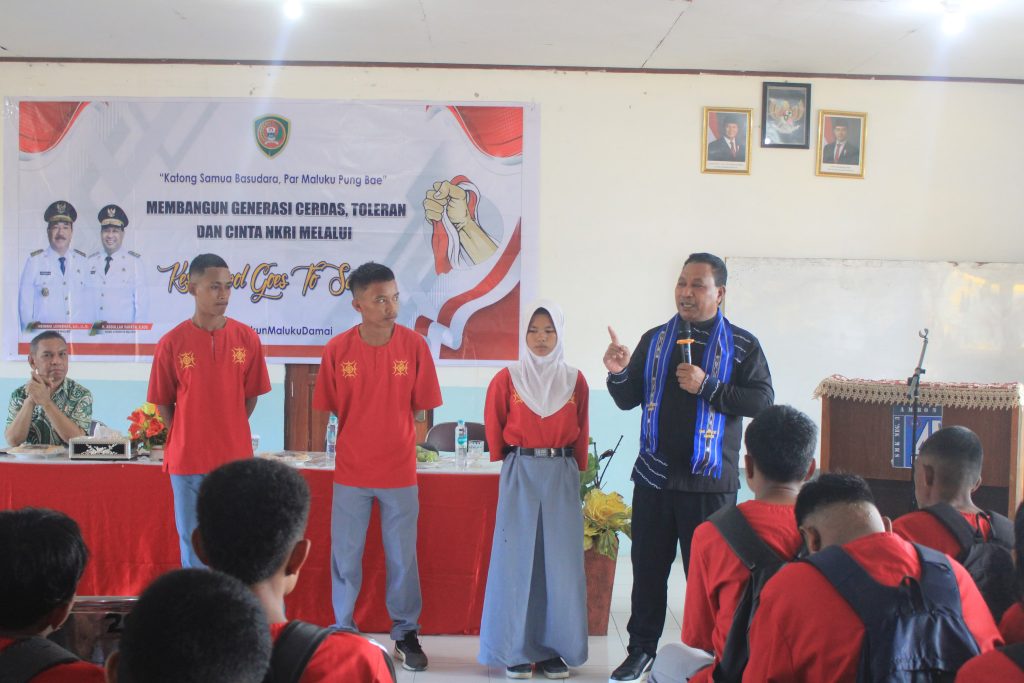 Wagub Ajak Siswa Jadi Contoh dan Teladan Pada Acara Kesbangpol Goes To School