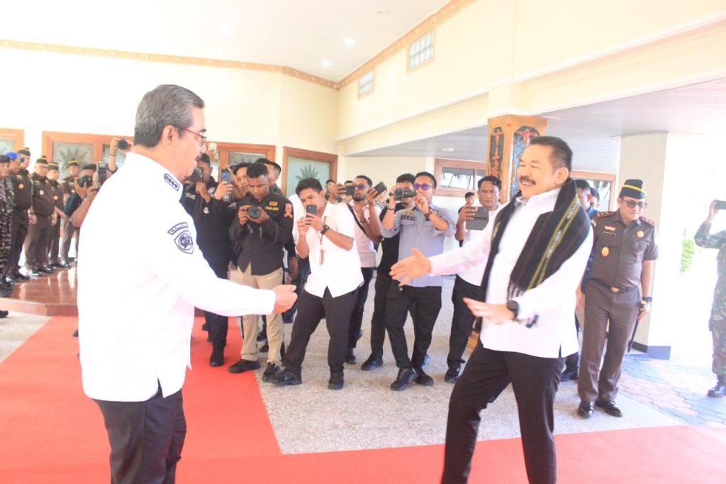 Gubernur Hendrik Lewerissa Bersama Forkopimda Sambut Jaksa Agung ST Burhanuddin di Ambon
