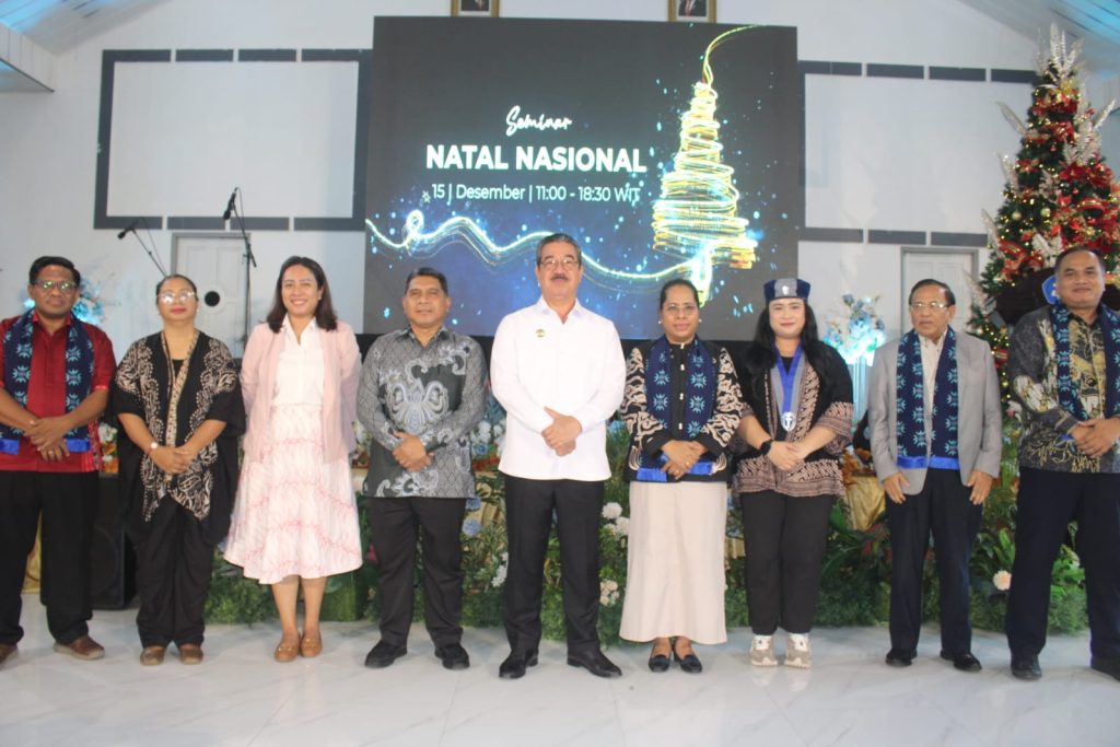Gubernur Maluku Tekankan Keluarga sebagai Pilar Pembangunan Daerah, Tutup Resmi Seminar Natal Nasional 2025 di Ambon