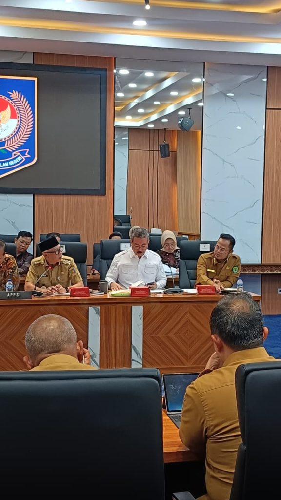 Gubernur Maluku Dorong Penguatan BUMD sebagai Solusi Defisit Fiskal pada Rapat Pengelolaan Keuangan Daerah di Kemendagri