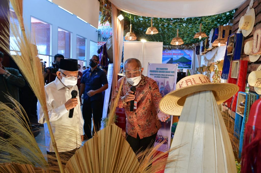 Wapres Tinjau Pameran Pemberdayaan Masyarakat IMKM di Ambon