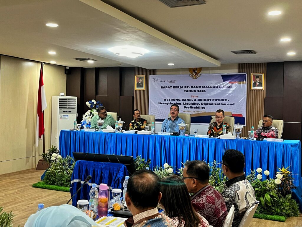 CAPAIAN BANK MALUKU MALUT TRIWULAN I POSITIF. GUBERNUR : MILIKI RASA KEBERSAMAAN, BANGUN TATA KELOLA