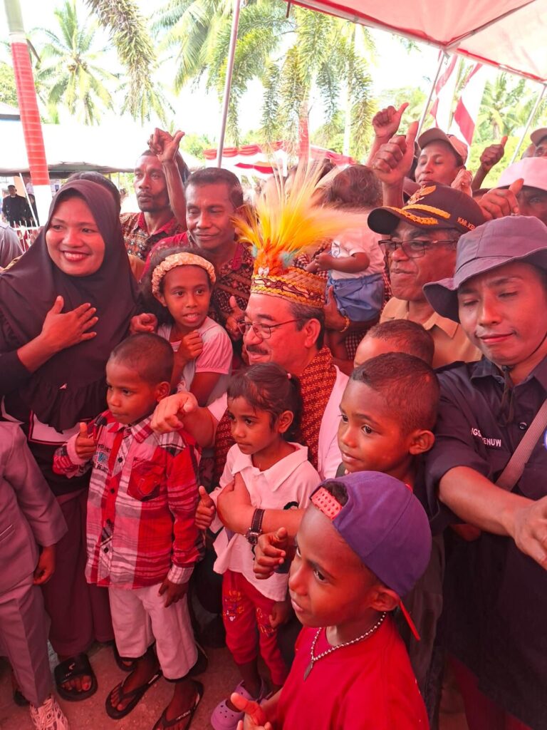 Gubernur Lewerissa Resmikan Teras Pelayanan Publik di Benjina, Tandai 7 Bulan Kepemimpinan dengan Pesan Haru