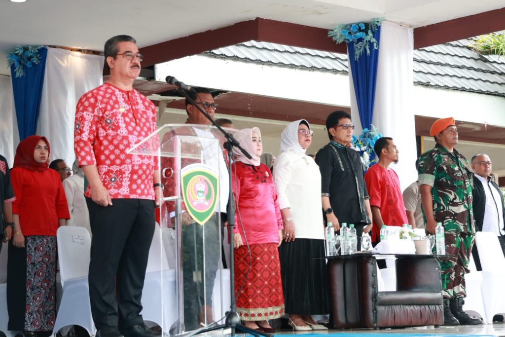 Gubernur Maluku Pimpin Upacara Hardiknas 2026, Luncurkan Program “Polisi Mengajar” untuk Perkuat Pendidikan Karakter