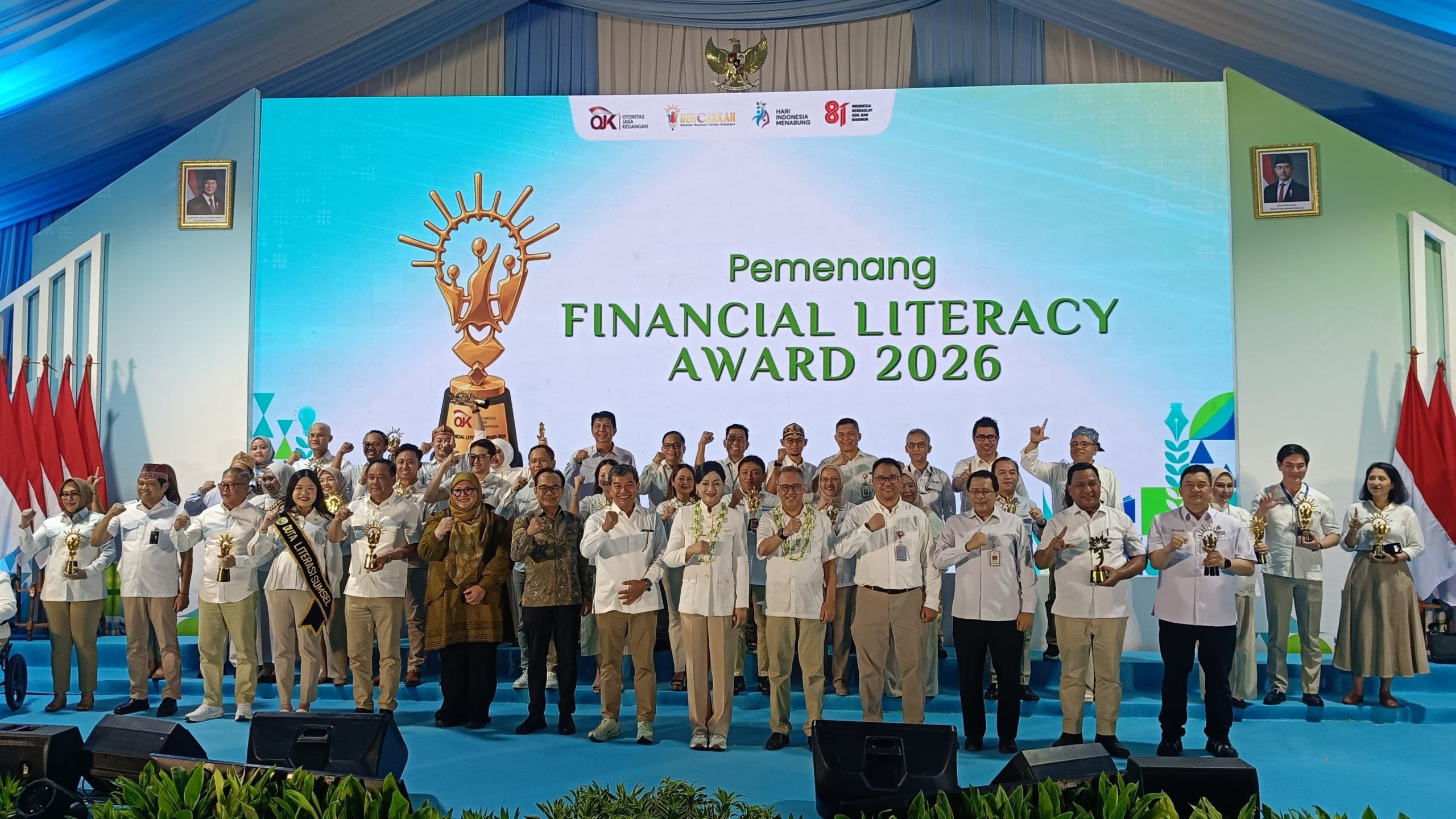 Maluku Raih Financial Literacy Award 2026, Wagub Terima Penghargaan dari OJK