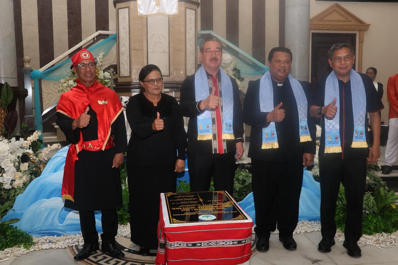 Gubernur Maluku Hadiri Perayaan 1 Abad Jemaat GPM Galala Hative Kecil